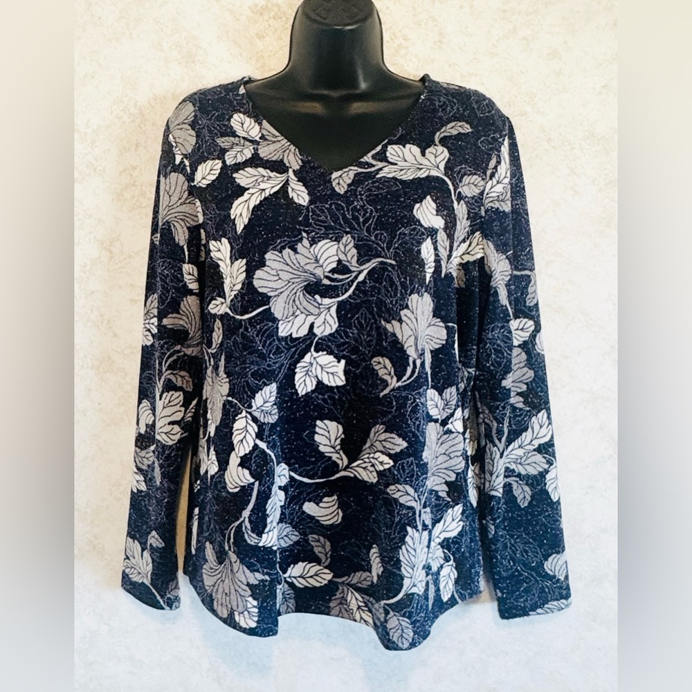 Chico's Size 1US 8 Women's Pull Over Sweater Navy Gray White Metallic Shimmer